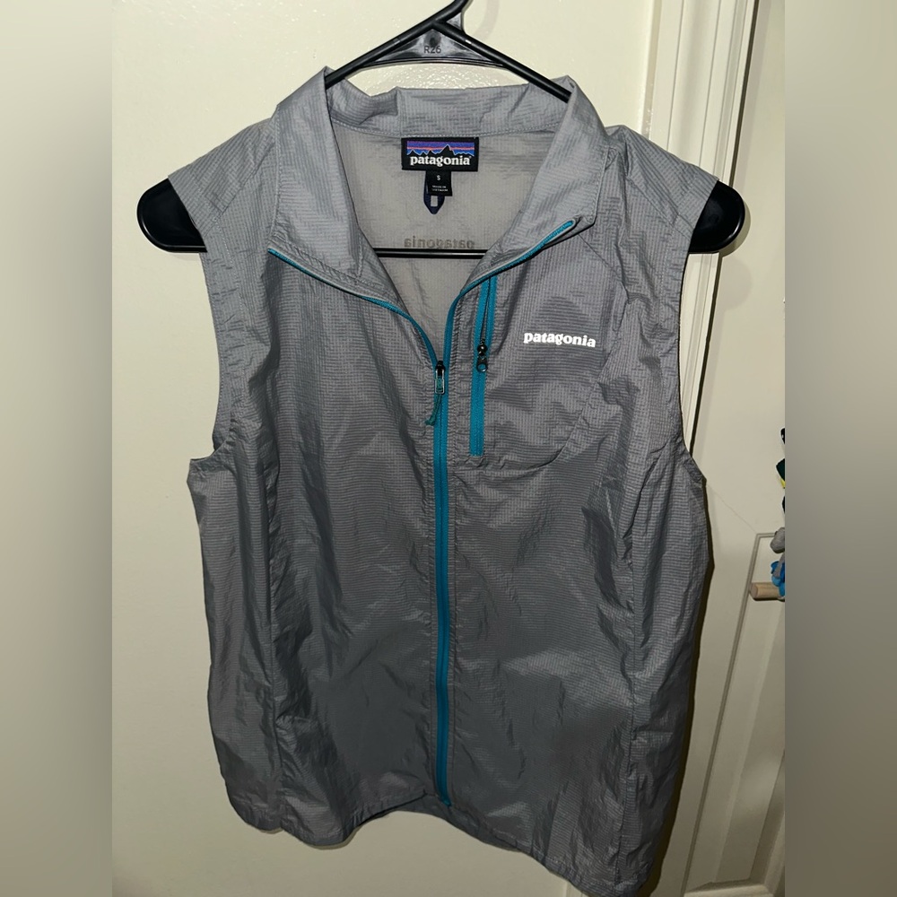 Patagonia women's Small  Gray nylon zip up windbreaker cycling vest zip pocket